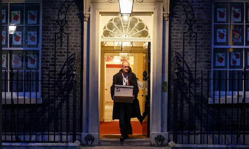 Cummings leaves 10 Downing Street